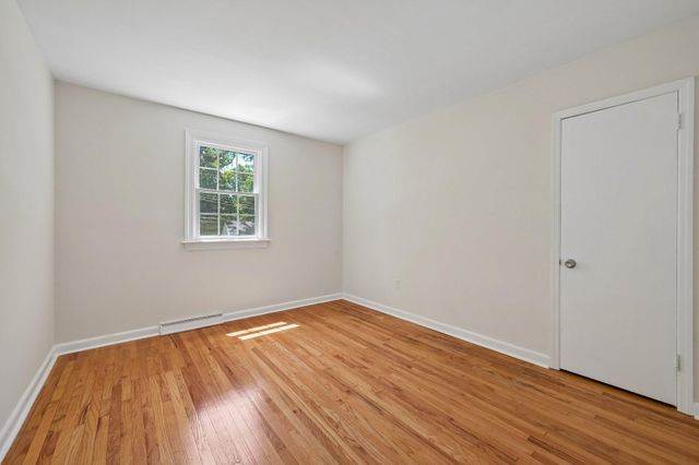 543 MIDLAND AVE, Berwyn, PA 19312