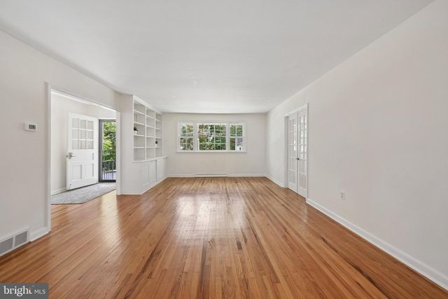 543 MIDLAND AVE, Berwyn, PA 19312