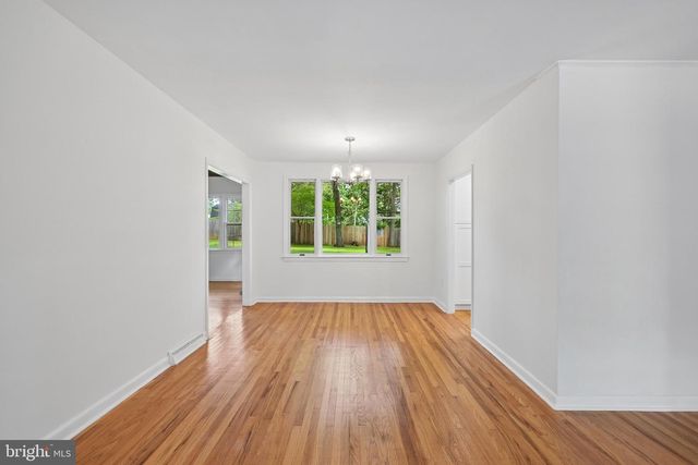 543 MIDLAND AVE, Berwyn, PA 19312