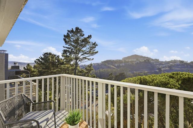 276 Gold Mine Drive, San Francisco, CA 94131