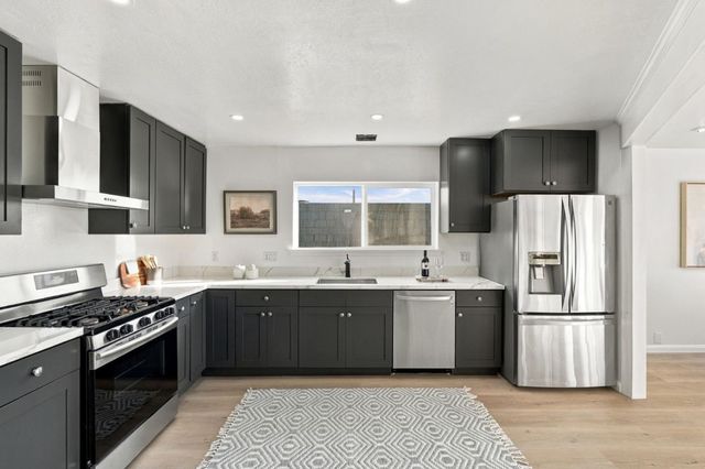276 Gold Mine Drive, San Francisco, CA 94131