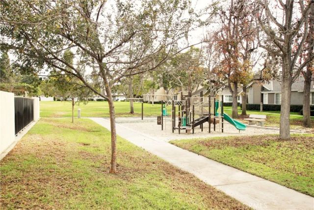 141 Greenfield, Irvine, CA 92614