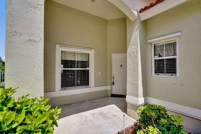 5886 Las Colinas Circle, Lake Worth, FL 33463