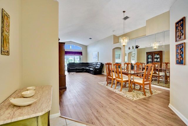 5886 Las Colinas Circle, Lake Worth, FL 33463
