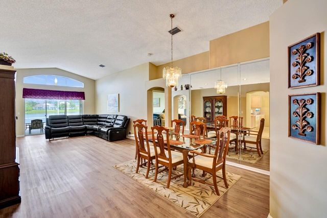 5886 Las Colinas Circle, Lake Worth, FL 33463