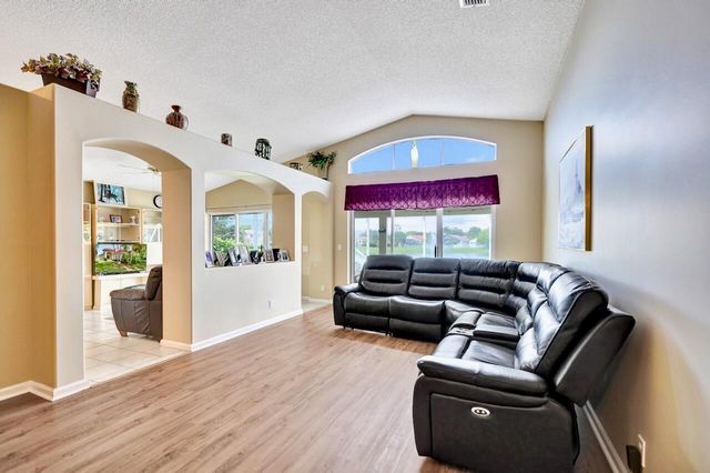 5886 Las Colinas Circle, Lake Worth, FL 33463