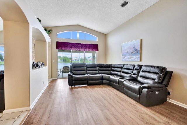 5886 Las Colinas Circle, Lake Worth, FL 33463