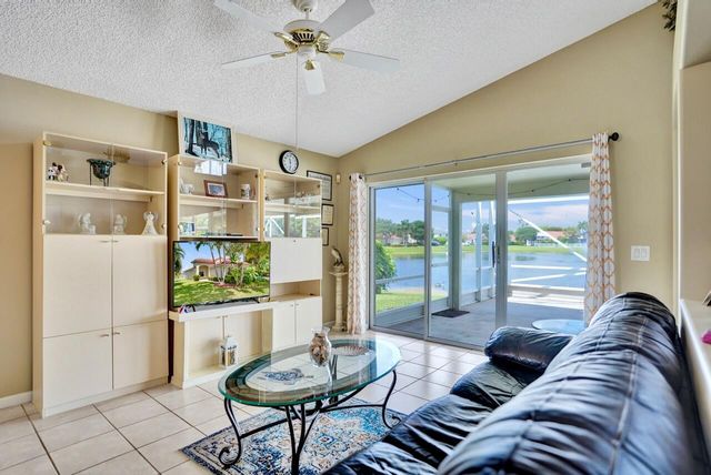 5886 Las Colinas Circle, Lake Worth, FL 33463