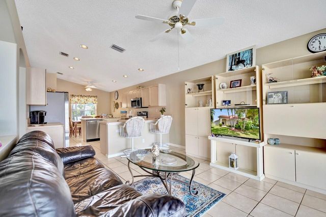 5886 Las Colinas Circle, Lake Worth, FL 33463