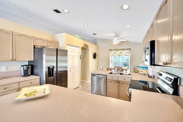 5886 Las Colinas Circle, Lake Worth, FL 33463