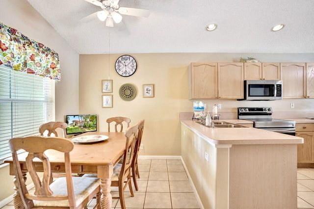 5886 Las Colinas Circle, Lake Worth, FL 33463