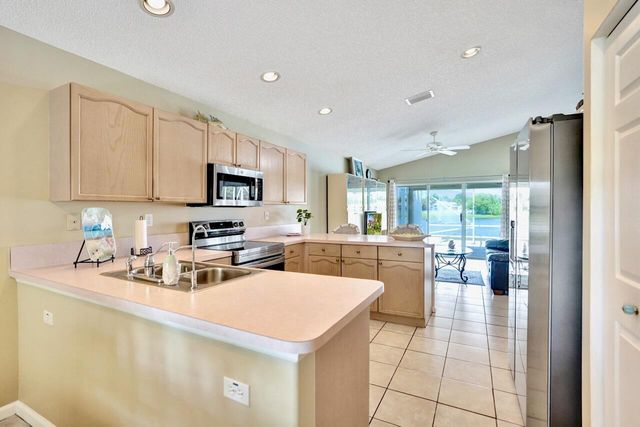 5886 Las Colinas Circle, Lake Worth, FL 33463