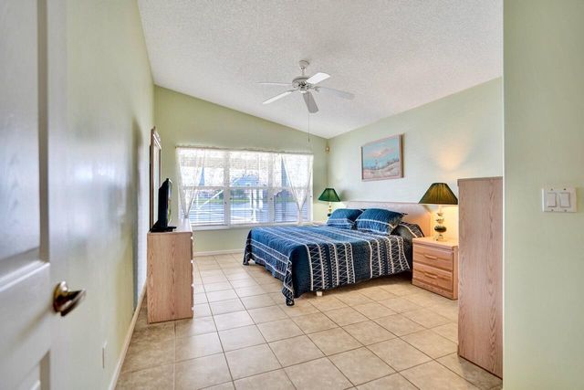 5886 Las Colinas Circle, Lake Worth, FL 33463