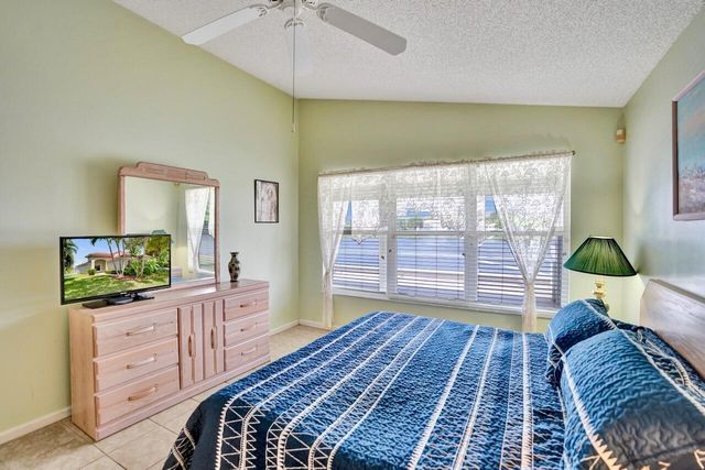 5886 Las Colinas Circle, Lake Worth, FL 33463