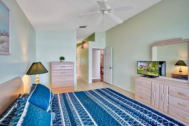 5886 Las Colinas Circle, Lake Worth, FL 33463