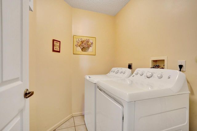 5886 Las Colinas Circle, Lake Worth, FL 33463