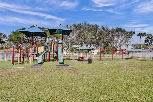 5886 Las Colinas Circle, Lake Worth, FL 33463
