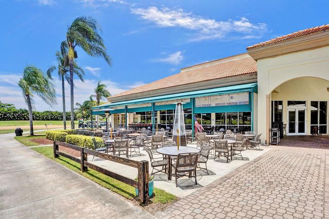 5886 Las Colinas Circle, Lake Worth, FL 33463