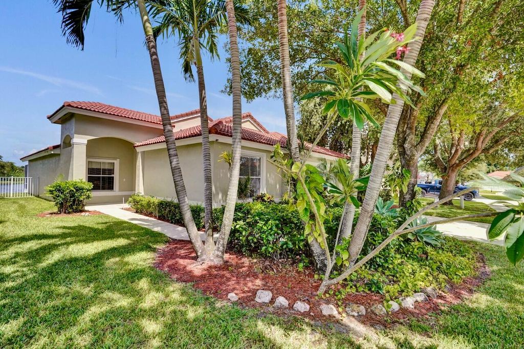 5886 Las Colinas Circle, Lake Worth, FL 33463