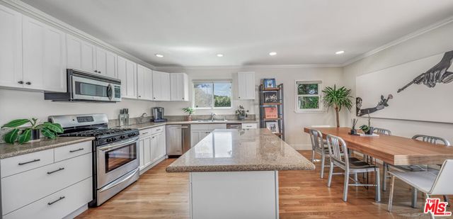 2821 Colby Avenue, Los Angeles, CA 90064