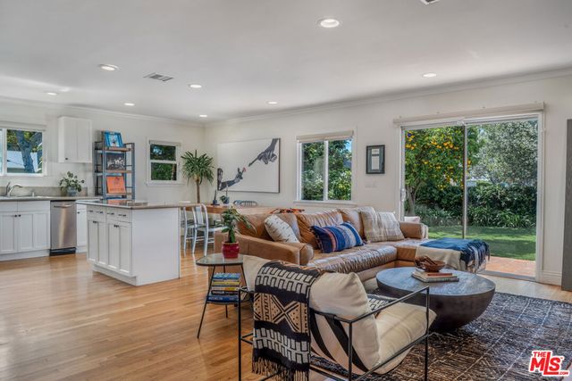 2821 Colby Avenue, Los Angeles, CA 90064