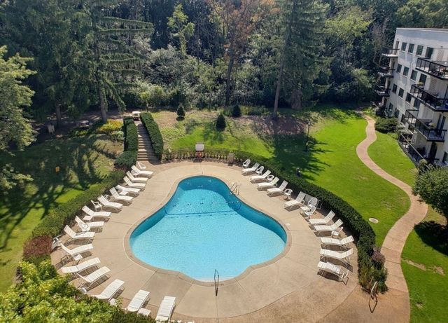 6700 S Brainard Avenue 118, Countryside, IL 60525