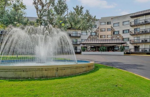 6700 S Brainard Avenue 118, Countryside, IL 60525