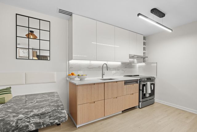 6700 S Brainard Avenue 118, Countryside, IL 60525