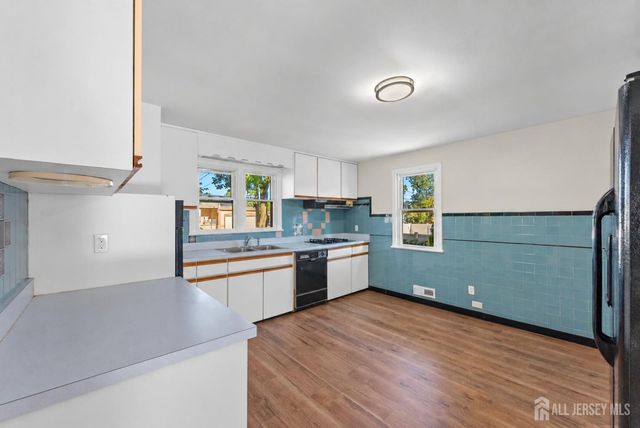 14 Harrison Street, Sayreville, NJ 08872