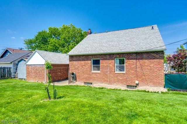 2035 Tampa Avenue, Cleveland, OH 44109