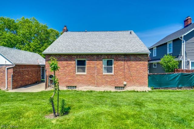 2035 Tampa Avenue, Cleveland, OH 44109