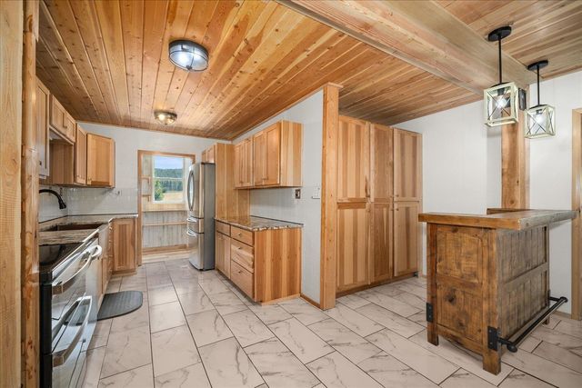 1424 N Idaho Rd, Liberty Lake, WA 99019