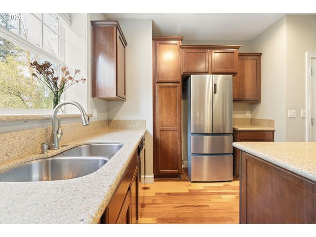 12105 Se HIGH CREEK Rd, Happy Valley, OR 97086