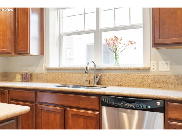 12105 Se HIGH CREEK Rd, Happy Valley, OR 97086