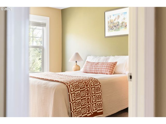 12105 Se HIGH CREEK Rd, Happy Valley, OR 97086