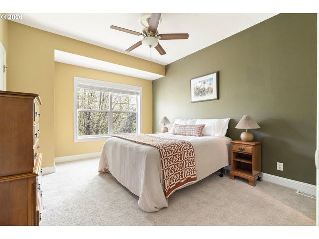 12105 Se HIGH CREEK Rd, Happy Valley, OR 97086