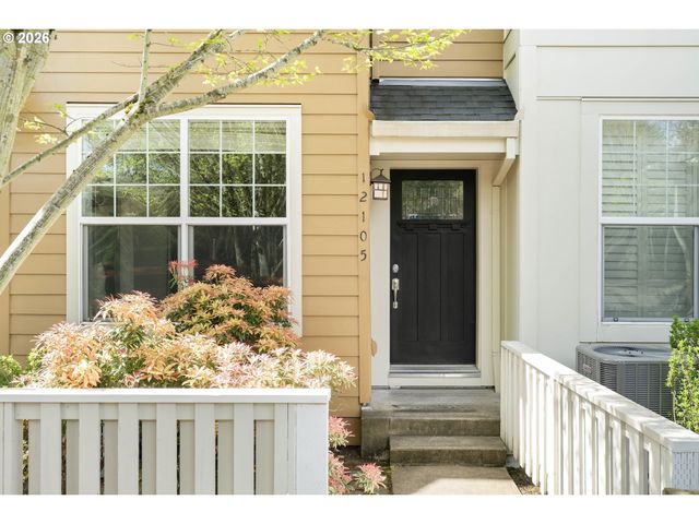 12105 Se HIGH CREEK Rd, Happy Valley, OR 97086