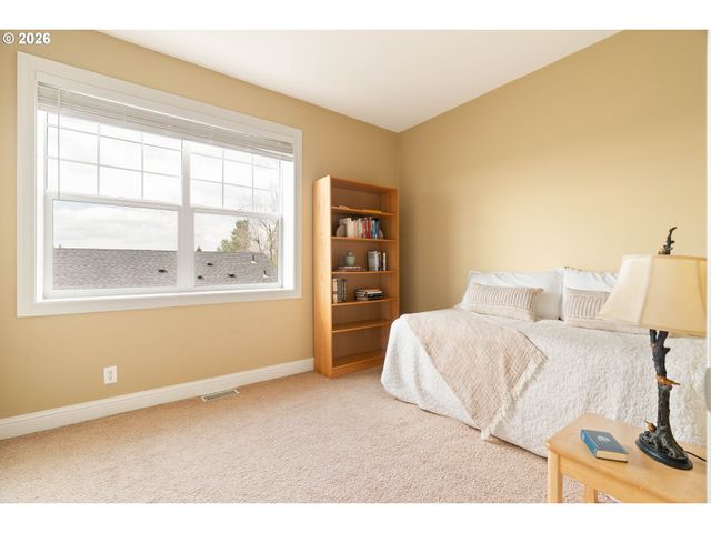 12105 Se HIGH CREEK Rd, Happy Valley, OR 97086