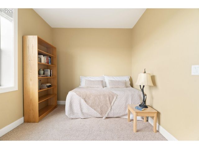 12105 Se HIGH CREEK Rd, Happy Valley, OR 97086