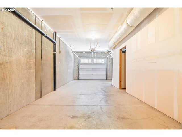 12105 Se HIGH CREEK Rd, Happy Valley, OR 97086