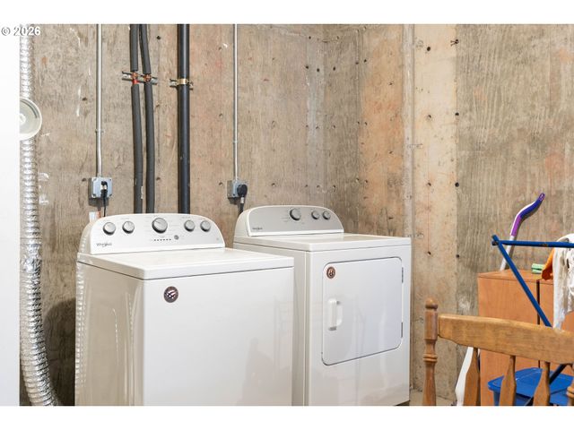 12105 Se HIGH CREEK Rd, Happy Valley, OR 97086