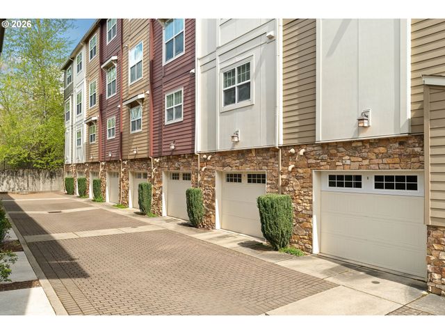 12105 Se HIGH CREEK Rd, Happy Valley, OR 97086