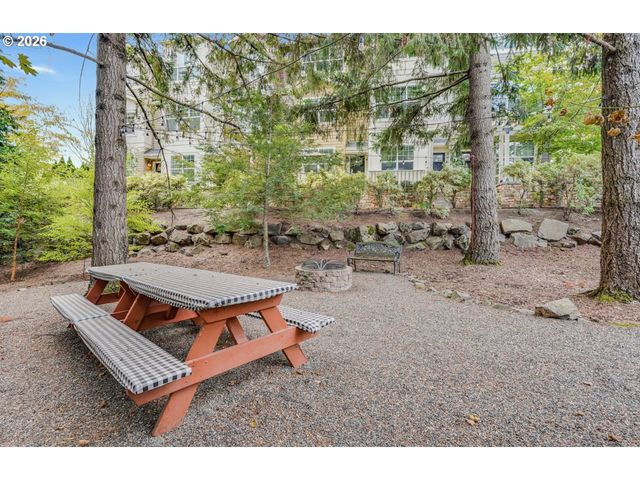 12105 Se HIGH CREEK Rd, Happy Valley, OR 97086