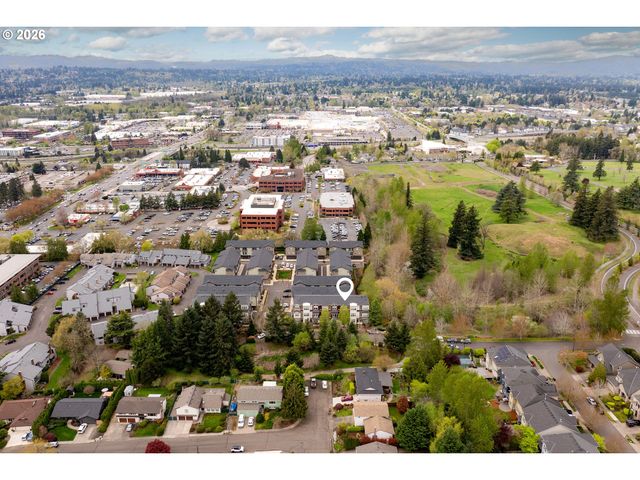 12105 Se HIGH CREEK Rd, Happy Valley, OR 97086