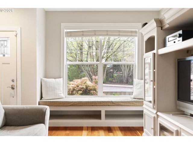 12105 Se HIGH CREEK Rd, Happy Valley, OR 97086