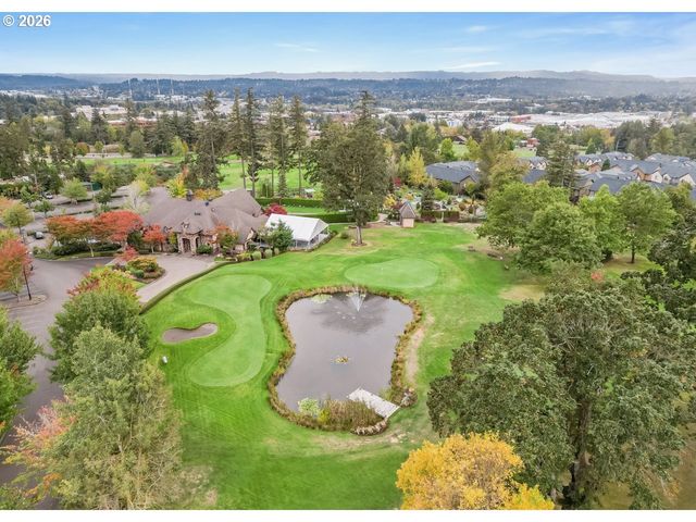 12105 Se HIGH CREEK Rd, Happy Valley, OR 97086