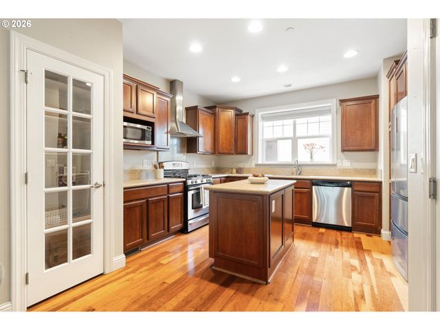 12105 Se HIGH CREEK Rd, Happy Valley, OR 97086