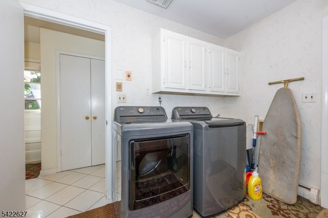 207 Deerlea Ln, Rockaway Twp., NJ 07005