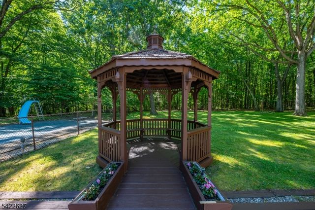 207 Deerlea Ln, Rockaway Twp., NJ 07005