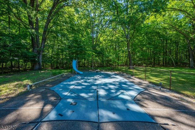 207 Deerlea Ln, Rockaway Twp., NJ 07005